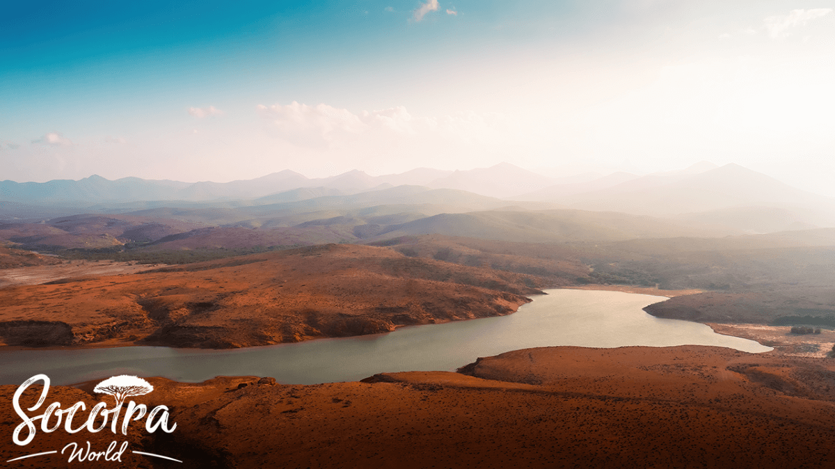 One of the valleys that drains rainwater from the central highlands of the island to its northern coast.